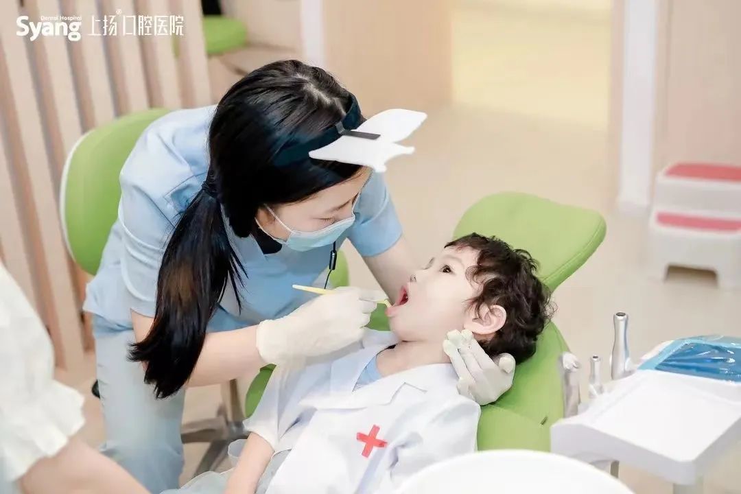杭州42家口腔医院店通用！99元抢年末家庭看牙年卡套餐！7大护牙项目包含，重视口腔健康！为自己做一次健康的牙齿护理吧！