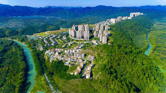 【惠州•龙门私家真温泉】春节专场！享泡入户温泉、公共温泉、恒温泳池三重享受！499元秒杀盛世泉说私汤1房1厅温泉大床房，尊享私家温泉+配备舒适客厅+公共温泉+恒温泳池，打卡南昆山湿地公园、万树古村