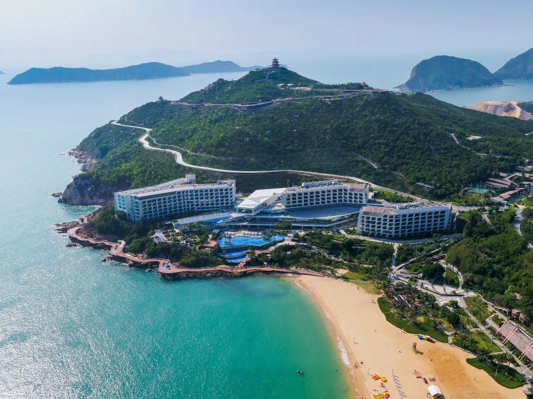 双早双晚，珠海格力东澳大酒店，1199元入住南沙湾海景房一间一晚，含双人早餐、晚餐，无边际泳池+旅拍+篝火电音派对，游东澳赏美景！