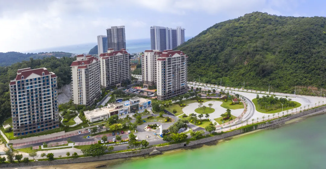 暑期专场【阳江·北洛秘境盛季酒店】238元抢全新海/山景双床房，送北洛沙滩+海边栈道门票，毗邻悬崖泳池，打卡“东方夏威夷”海陵岛！感受天空海阔融为一体的奇妙体验，浩瀚大海触手可及！