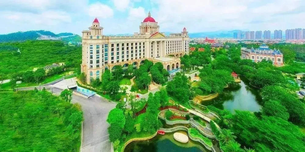 【恩平恒大泉都】周末不加价，69.9元住恒大泉都豪华双床房，暑期通用遛娃首选