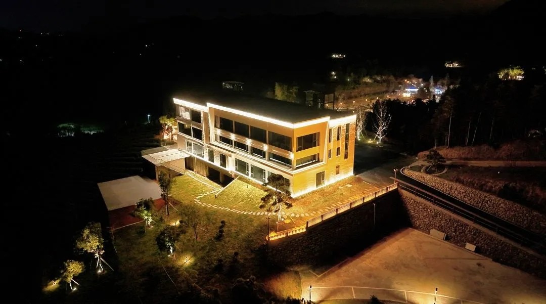 安吉九翠湾景澜度假酒店，¥699住听竹大/双床房1间2晚或2间1晚+双早+泳池畅游+果蔬采摘篝火晚会！