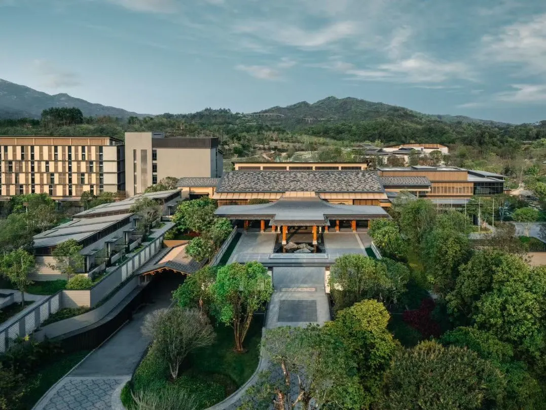 【珠海香山迎宾馆美高梅华府酒店】早餐+晚餐，2188元住全球首家美高梅山景豪华房，含旅拍+迷你吧+小狮子俱乐部+健身房+泳池