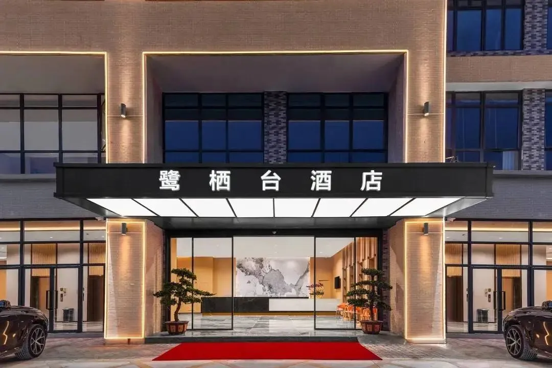 步行可到景区！【佛山盈香鹭栖台酒店（盈香店）】599=智能房+双人早餐+2大2小无限次盈香心动乐园门票，步行可到景区！暑期不加价,打卡佛山“小长隆”！