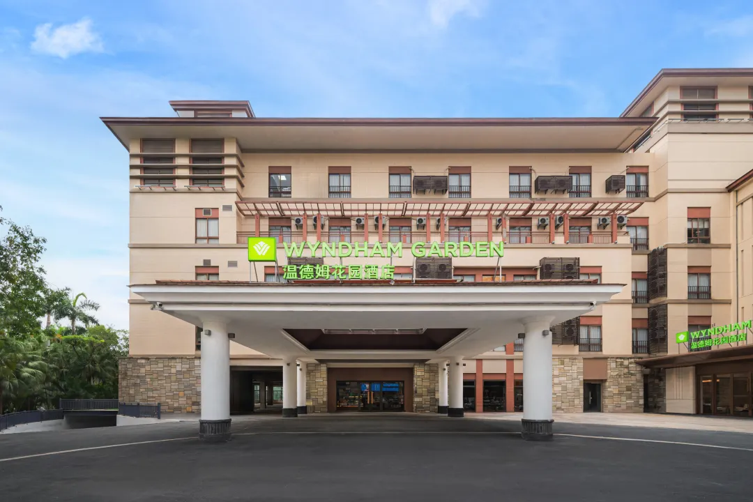 买一送一全年不加价【广州温德姆花园酒店】¥999住豪华园景大床房/豪华园景双床房1间2晚或2间1晚+含早+儿童乐园，新店首发，离广州长隆仅15分钟车程！