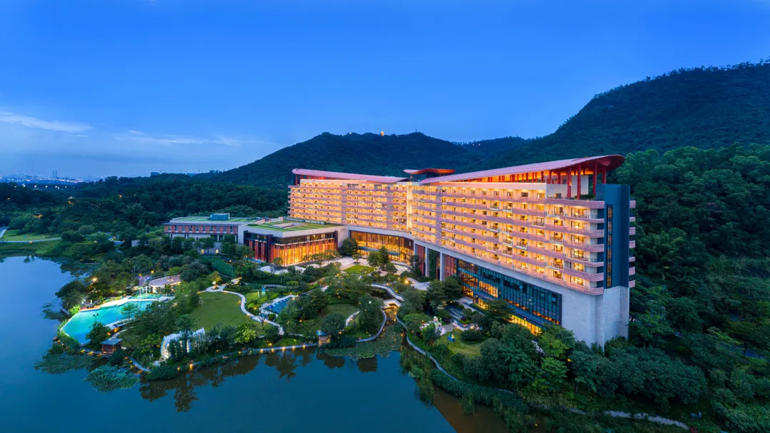 国庆专场【鹤山】双早+双晚！788元抢方圆福朋喜来登酒店！住豪华山房+双人自助早餐+自助晚餐+恒温泳池+儿童乐园，广佛仅1小时即可到达，国庆就要浪，约起来~