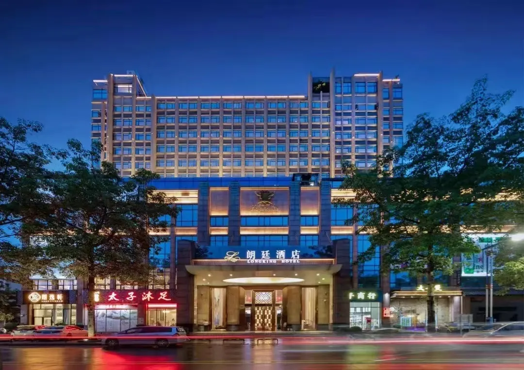 【顺德龙江朗廷酒店】-299元抢客房1间1晚+2大2小的自助早餐~打卡百年古镇逢简水乡、体验水乡风貌、领略岭南风采 ！