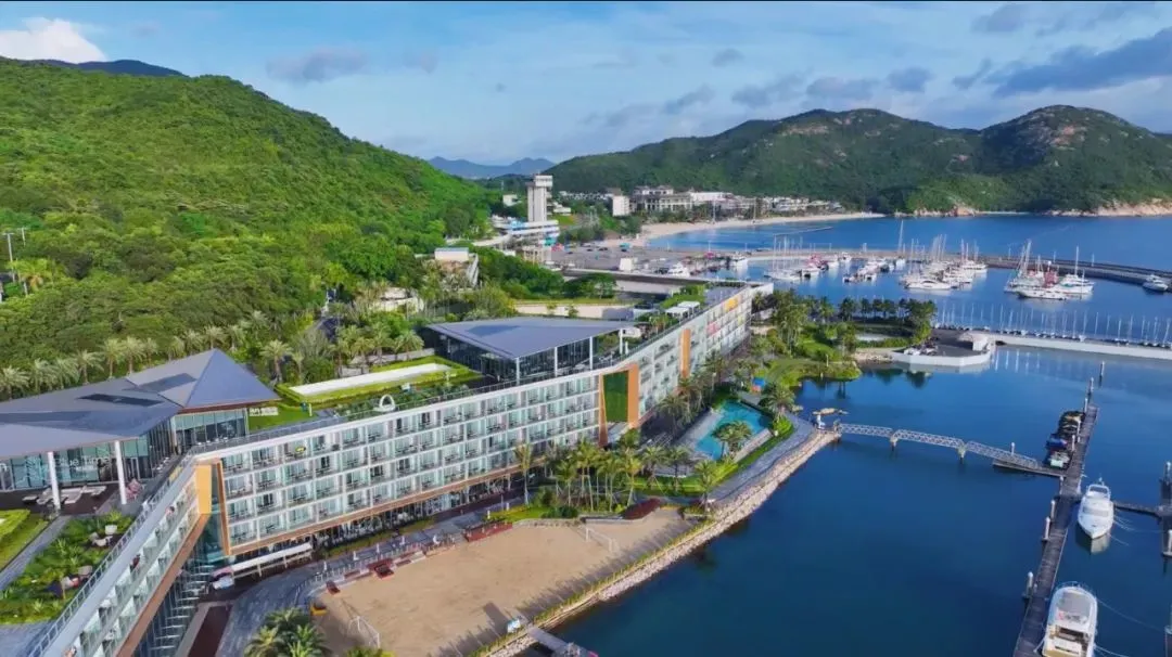 【深圳浪骑瞻云度假酒店】买1送1，999元住酒店高级海景房2间/2晚，含早餐+旅拍+迷你吧+儿童乐园