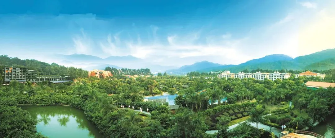 【银盏君澜I买1送1】享下午茶+泡无限次银盏真温泉、599元住2间清远银盏君澜温泉景观房+自助早餐，距离清远长隆不到10分钟！