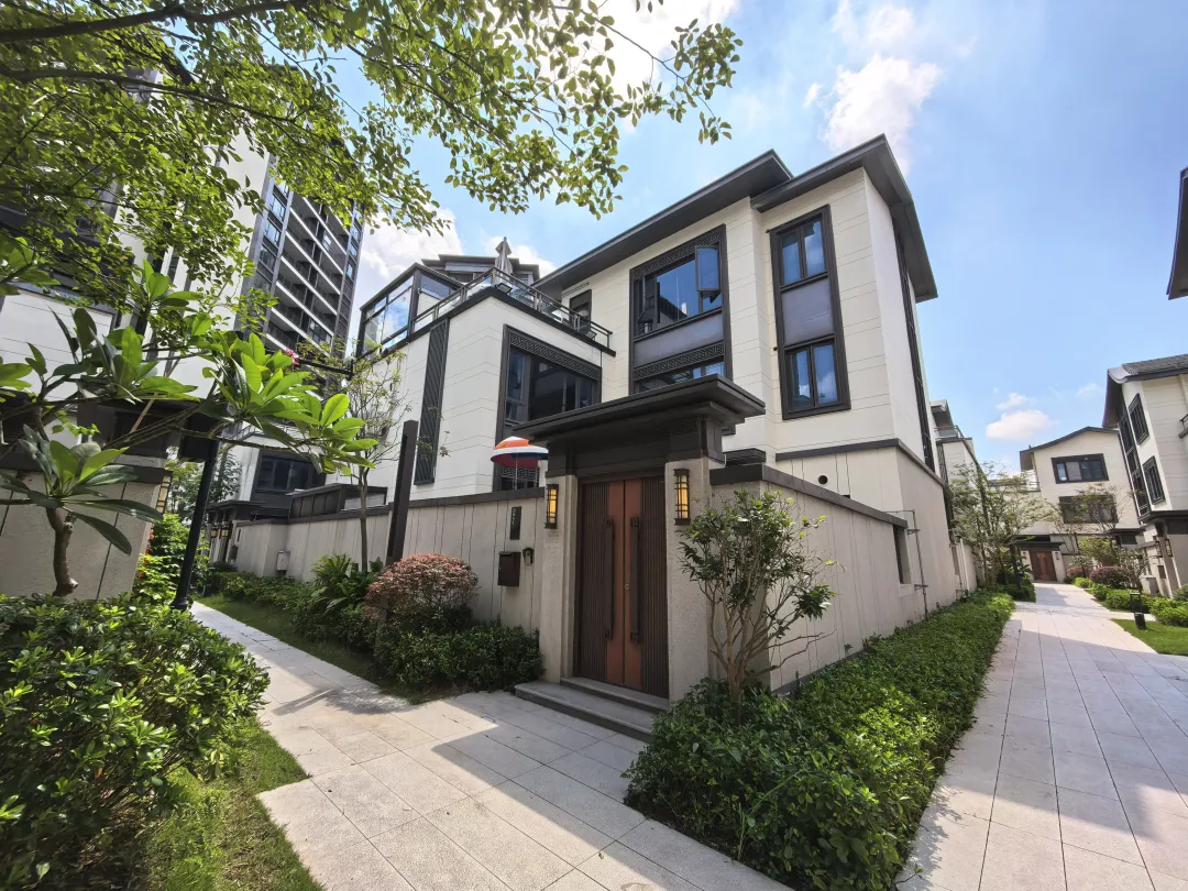 【双十一大促】￥1888元起抢惠州罗浮山亲子乐园5房10床主题别墅；KTV包房/街机/麻将/空中汤泉泡池泡池等娱乐项目，团建聚会玩到嗨~