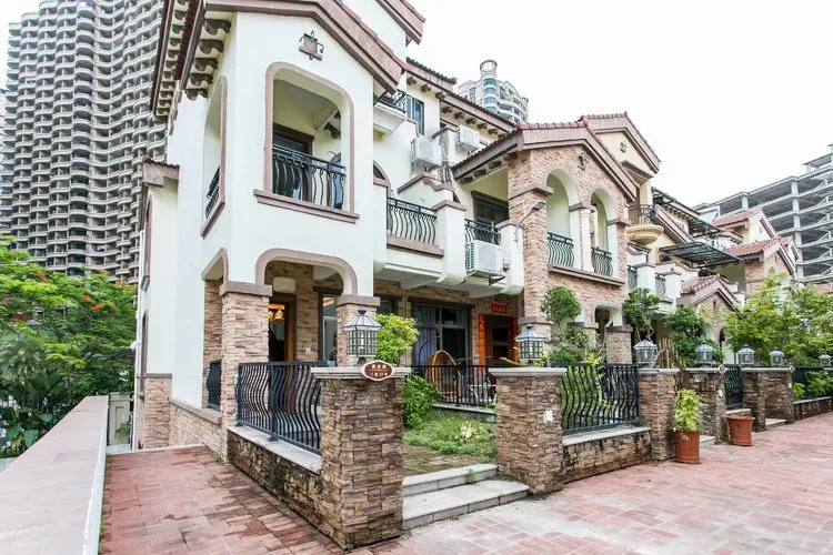 周末不加价【惠州·十里银滩】￥999秒杀海边五房大别墅，临海稀缺户型，享无限次进出沙滩+别墅KTV+碳火烧烤+搓麻将，网红打卡旅游拍照圣地、网红海滨栈道！