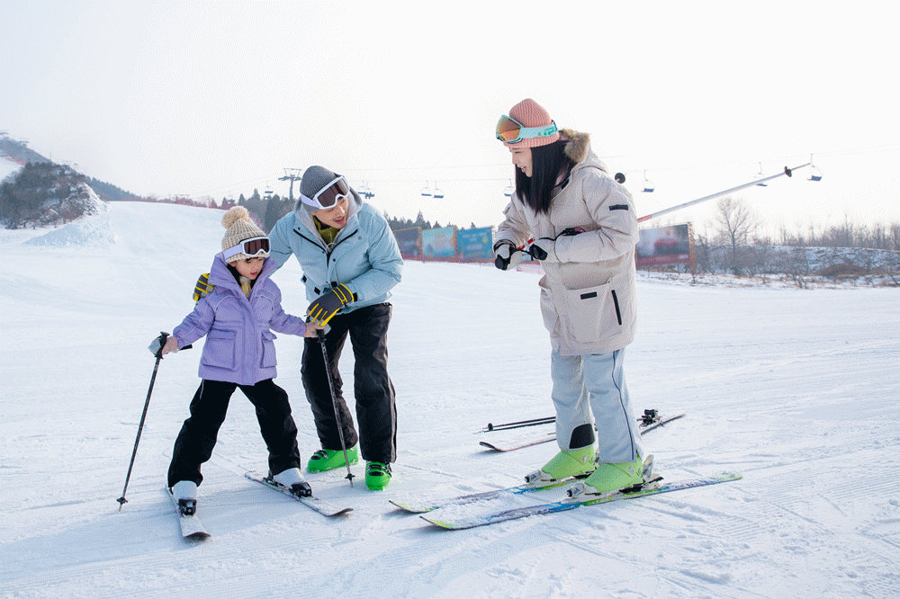 【Club Med Joyview安吉度假村·观音堂滑雪】湖州遛娃滑雪好去处！1088元住宿、滑雪、汗蒸、室内活动、家庭欢乐活动等一价全包，开启完美家庭度假！
