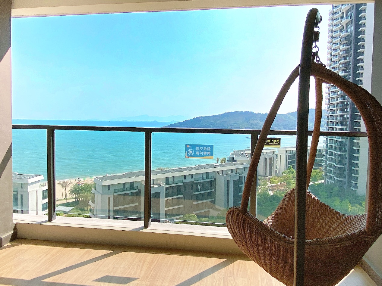 【华润小径湾观海轩】润加公寓180°一线海景房+沙滩门票，带有超大阳台